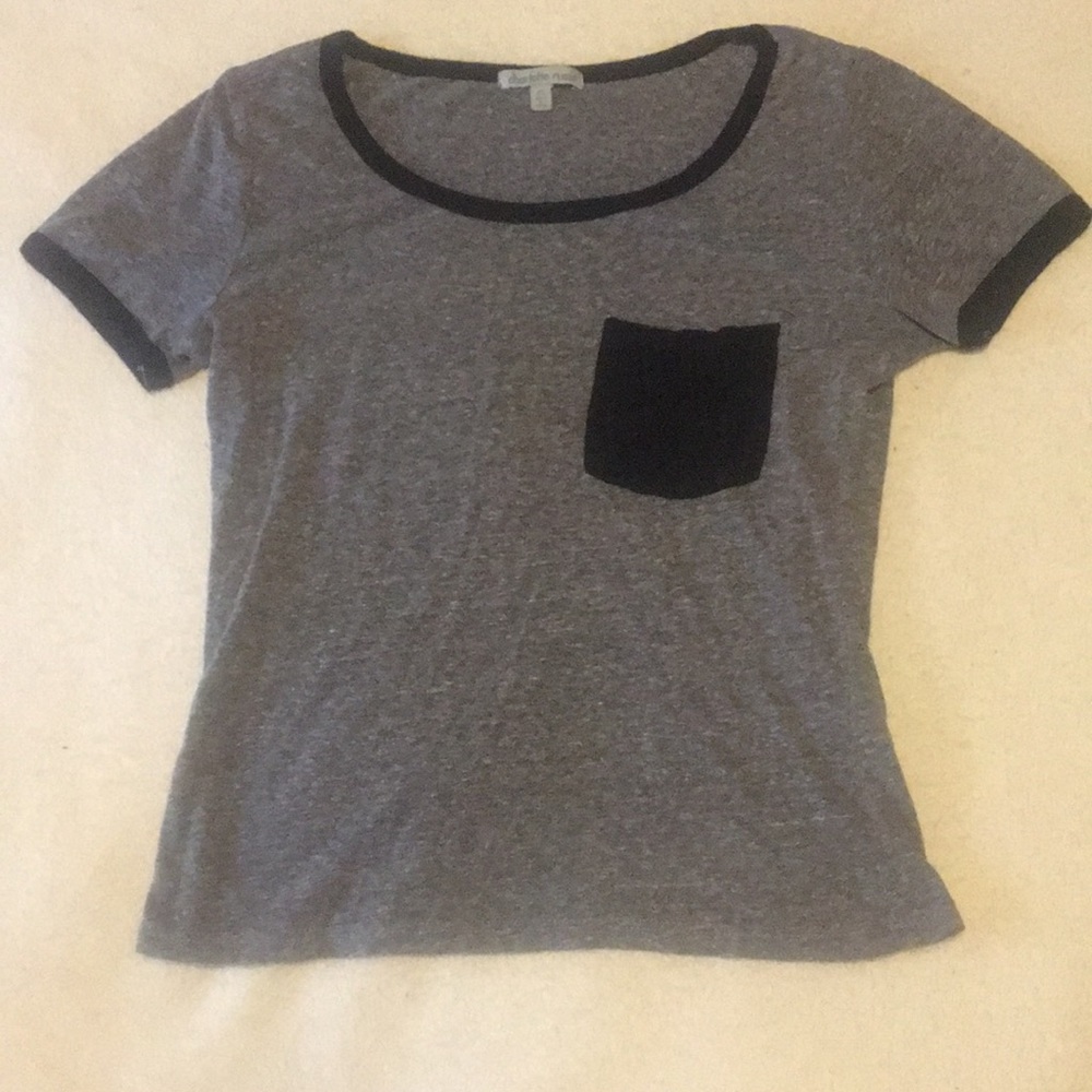 CHARLOTTE RUSSE FITTED TEE WITH POCKET